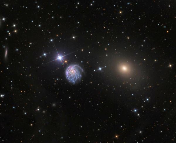 Hubble сфотографировал искривленную галактику