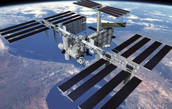 Космонавты на МКС начали замену «самовара»