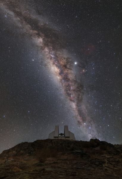Млечный путь над Телескопом Новой Технологии