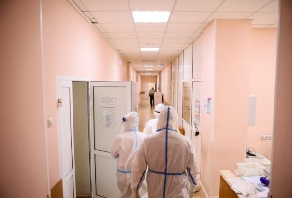 Снова на удаленку: В Москве ужесточают ограничения из-за коронавируса