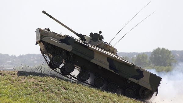 В подразделения Сухопутных войск продолжается поставка современных боевых машин пехоты