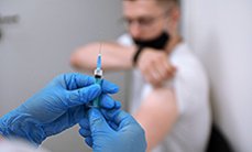 Ученые объяснили ажиотаж вокруг вакцины «КовиВак»