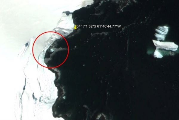 На карте Антарктиды заметили крупный металлический НЛО 