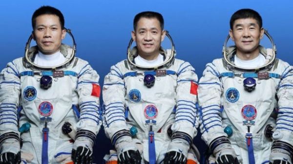 Экипаж китайской орбитальной станции планирует совершить два выхода в открытый космос