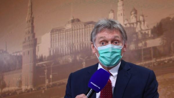 Кремль не видит проблемы в разделении россиян на вакцинированных и нет